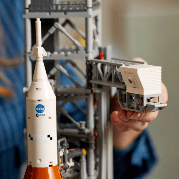 10341_Lifestyle_05 LEGO NASA Artemis palaišanas sistēma 10341