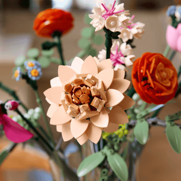 LEGO Skaists rozā ziedu pušķis 10342