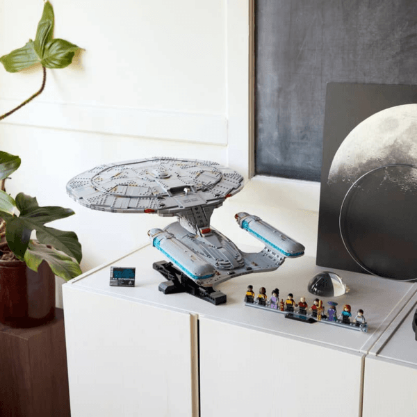 10356_Lifestyle_Envr_01_en-gb LEGO Star Trek: U.S.S. Enterprise NCC-1701-D™ 10356
