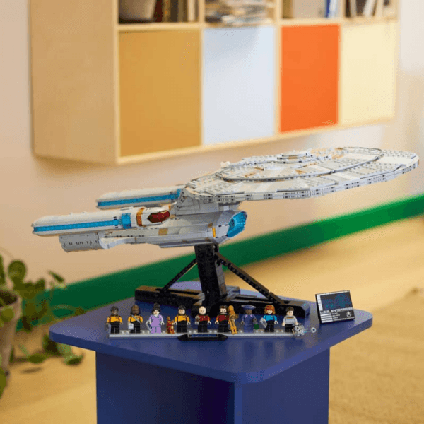 10356_Lifestyle_Envr_03_en-gb LEGO Star Trek: U.S.S. Enterprise NCC-1701-D™ 10356