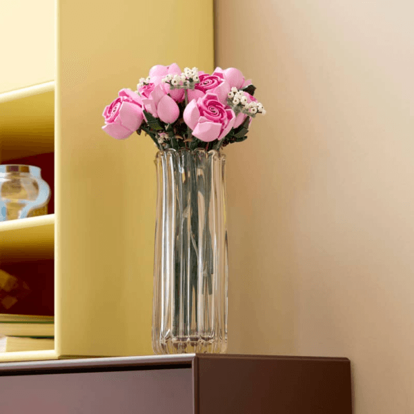 10374_Lifestyle_Envr_05_en-gb LEGO Rozā rožu pušķis 10374