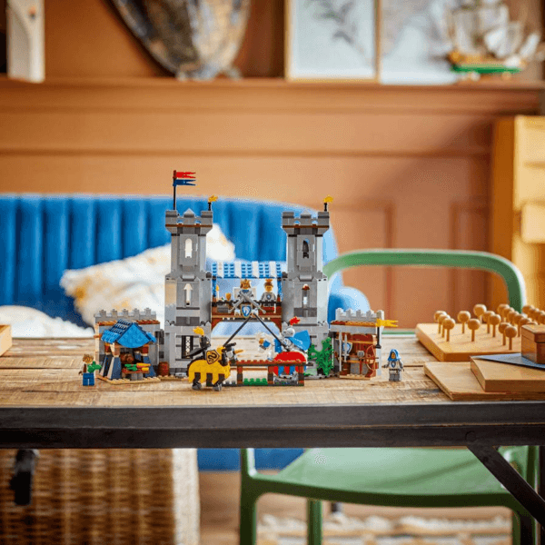 31168_Lifestyle_envr_C_en-gb LEGO Viduslaiku zirgu bruņinieku pils 31168