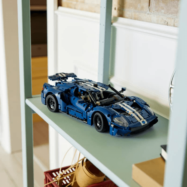 LEGO 2022 Ford GT 42154