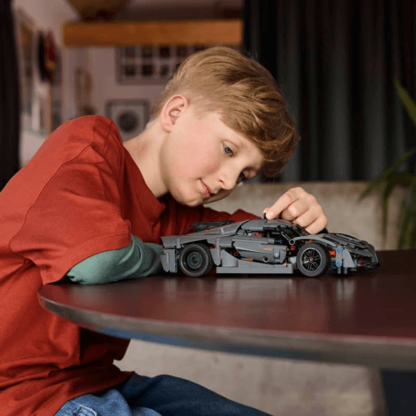 42173_Lifestyle_Cons LEGO Koenigsegg Jesko Absolut pelēks hiperauto 42173