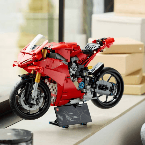 LEGO Ducati Panigale V4 S motocikls 42202