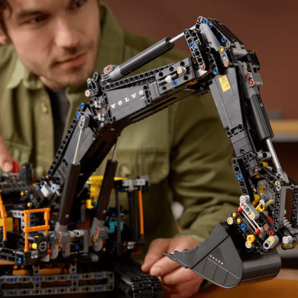 LEGO Volvo EC500 Hybrid ekskavators 42215