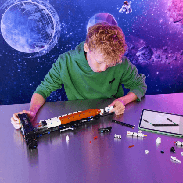 LEGO NASA Artemis palaišanas sistēmas raķete 42221