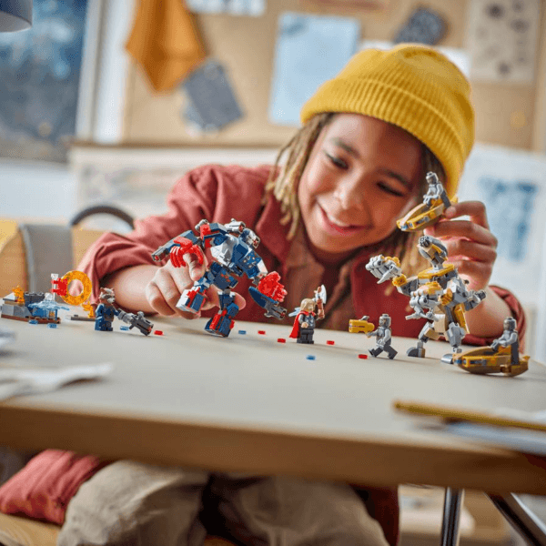 76322_Lifestyle_cons LEGO Atriebēji: Noslēgums Thor pret Chitauri 76322