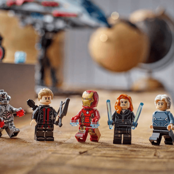 76325_Lifestyle_envr_2_en-gb LEGO Atriebēji: Ultrona laikmets Quinjet 76325