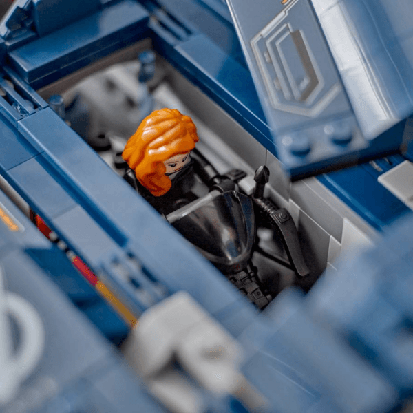 76325_Lifestyle_envr_3_en-gb LEGO Atriebēji: Ultrona laikmets Quinjet 76325