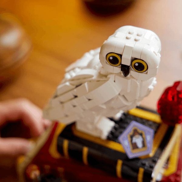 76466_Lifestyle_Build_04_en-gb LEGO Filozofu akmens – Kolekcionāra izdevums 76466