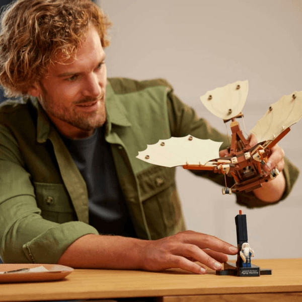 10363_Lifestyle_Cons_02_en-gb LEGO Leonardo da Vinči lidaparāts 10363
