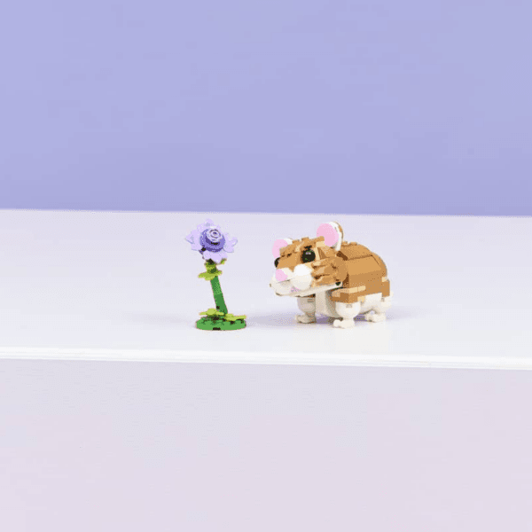 31376_Lifestyle_Envr_A_crop LEGO Mīlīgs kāmītis ar ziedu 31376