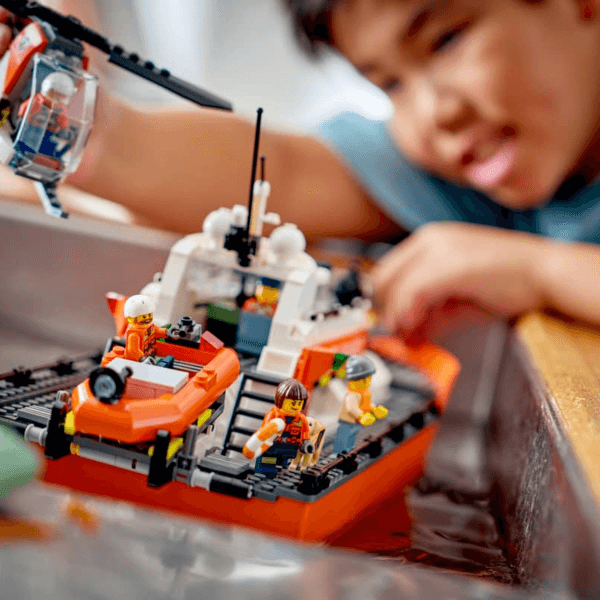 LEGO Krasta apsardzes glābšanas laiva un helikopters 60504