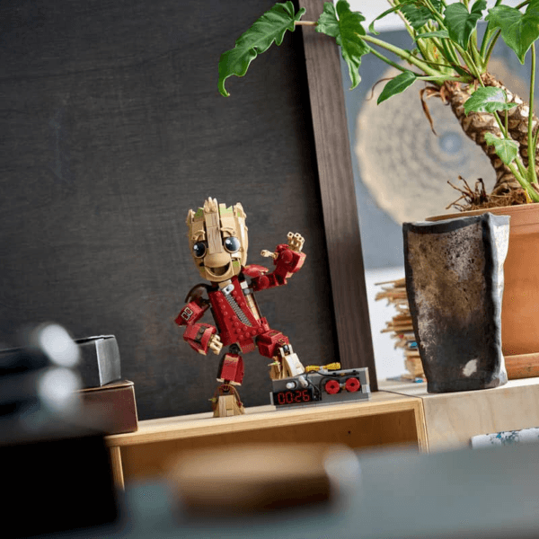 LEGO Groot Nemiernieka kombinezonā 76341