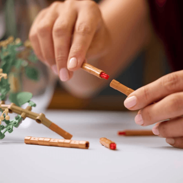 blt1c33118501c8da2f-11502_Lifestyle_Build_04 LEGO Saulespuķu pušķis 11502