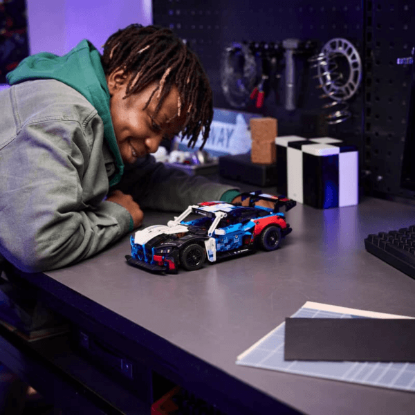 LEGO BMW M4 GT3 EVO sacīkšu auto 42226