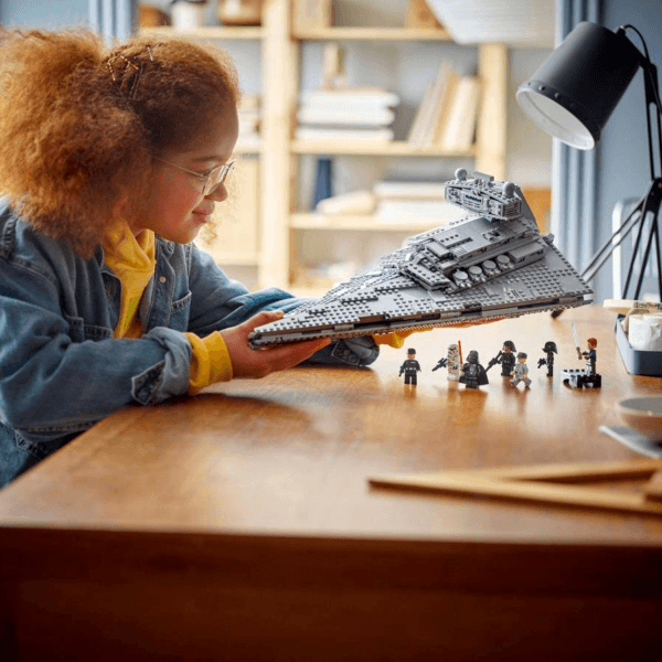 75394_Lifestyle_cons LEGO Impērijas Star Destroyer™ 75394