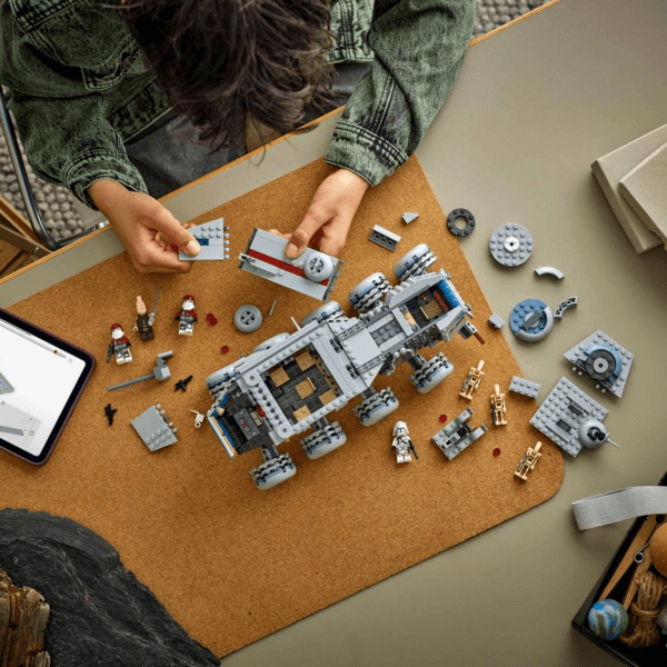75413_Lifestyle_build_en-gb LEGO Republikas Juggernaut 75413