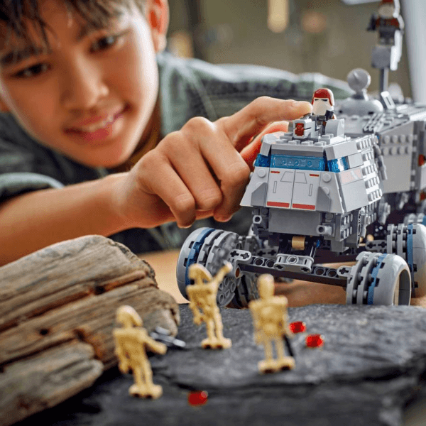 75413_Lifestyle_cons_5_en-gb LEGO Republikas Juggernaut 75413
