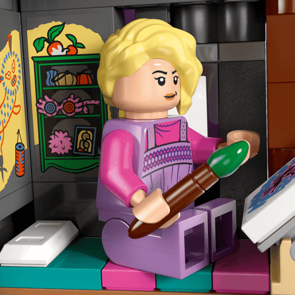 76467_WEB_SEC05_NOBG_en-gb lego lunas mīlabas māja 76467
