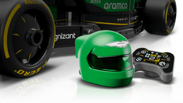 LEGO Aston Martin Aramco F1® AMR24 sacīkšu auto 77245